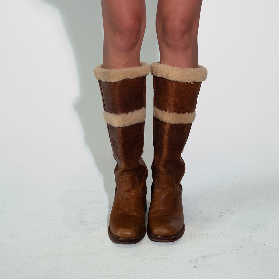FRYE BOOTS (Brown)