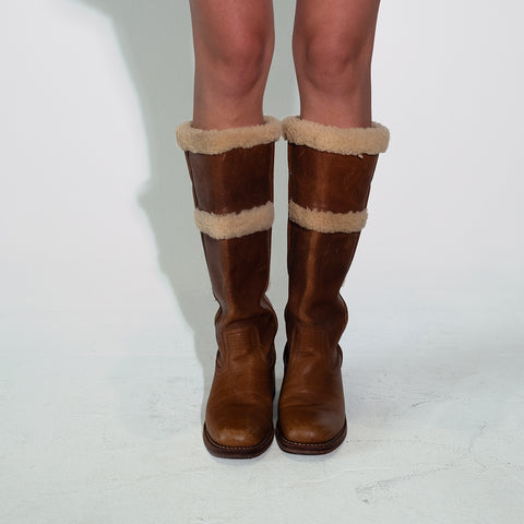 FRYE BOOTS (Brown)